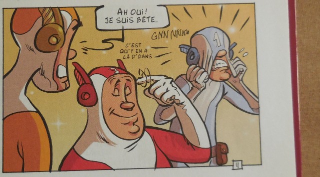 Extrait de "Adam & Eve - T1 : Coup de pied dans les couples", par Christophe Alévêque et Serena Reinaldi, dessins : Du Vigan, Editions Hugo BD, 2012. (Photo : Coumba Sylla)