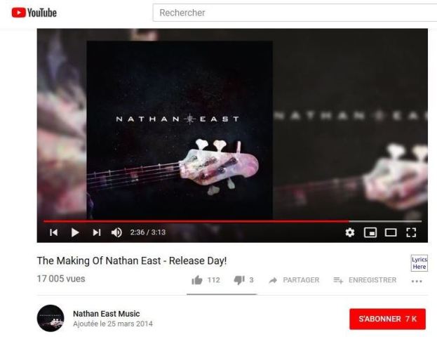 (Capture d'écran d'une vidéo sur la chaîne YouTube de Nathan East.)